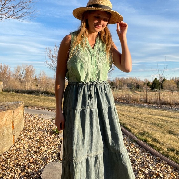 Woolrich spring green plaid sleeveless button down - Picture 3 of 9